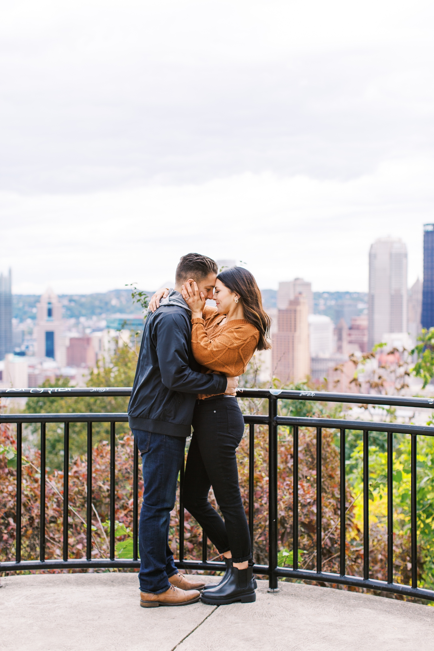 Engagement session on the Duquesne Incline in Pittsburg 